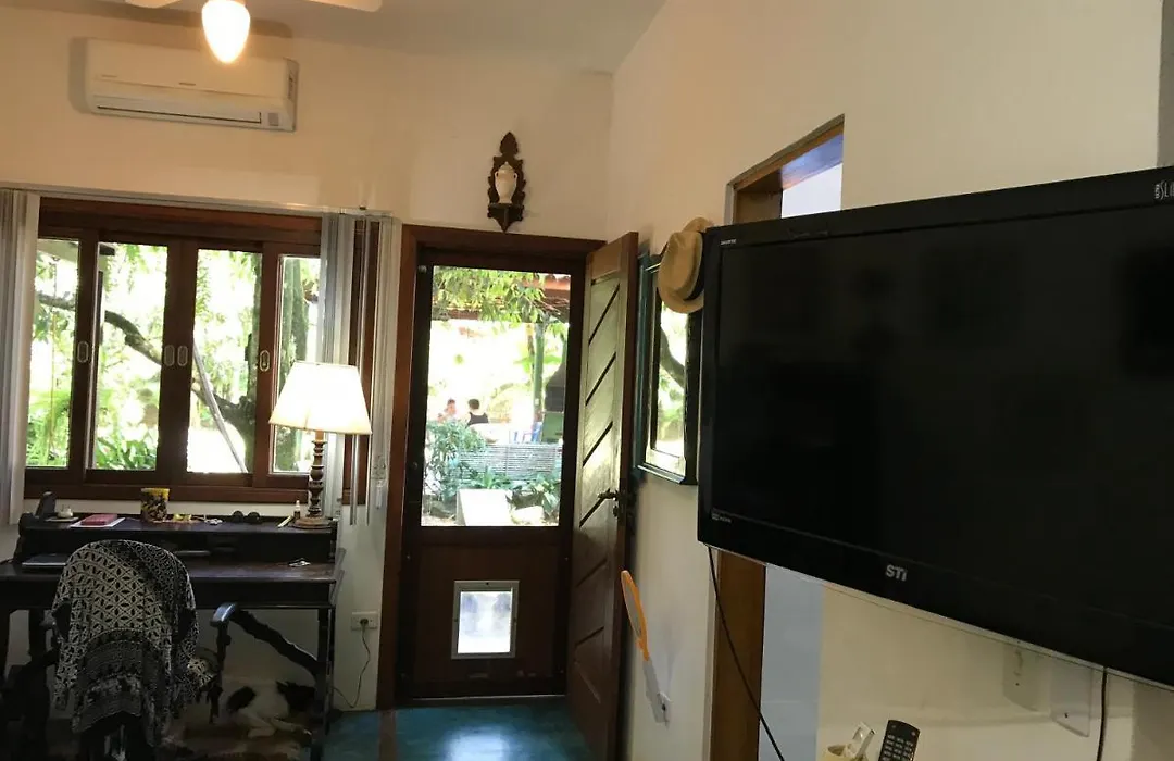 Suíte com Ar + frigobar+ Tv Sky-1