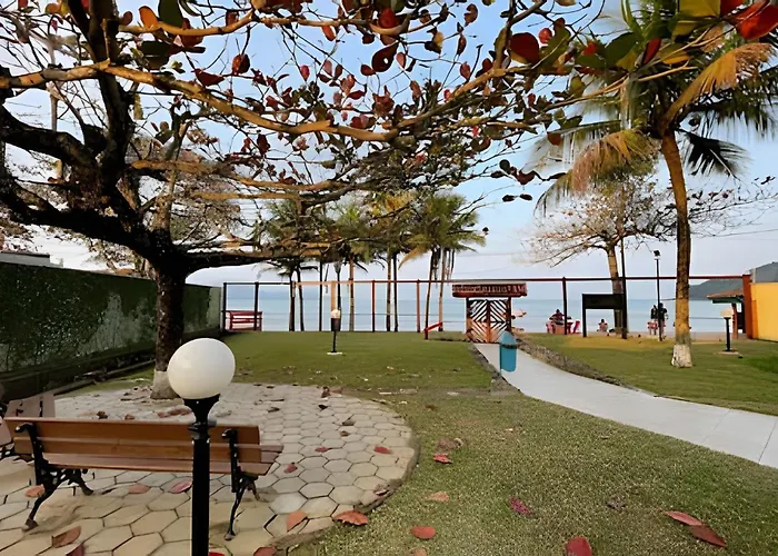 Pe Na Areia Praia Das Toninhas Com Vista Pro Mar Ubatuba